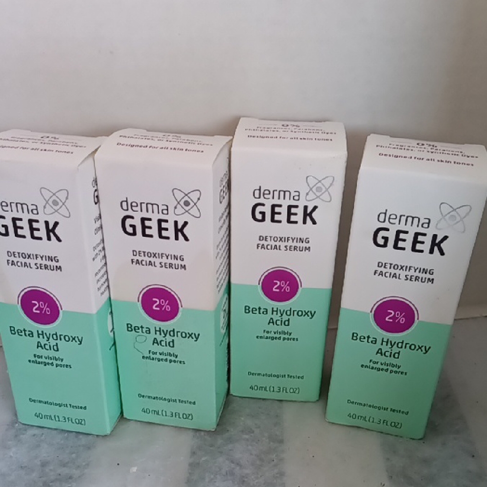 derma GEEK 2% Beta Hydroxy Acid Detoxifying Facial Serum - Mint & White